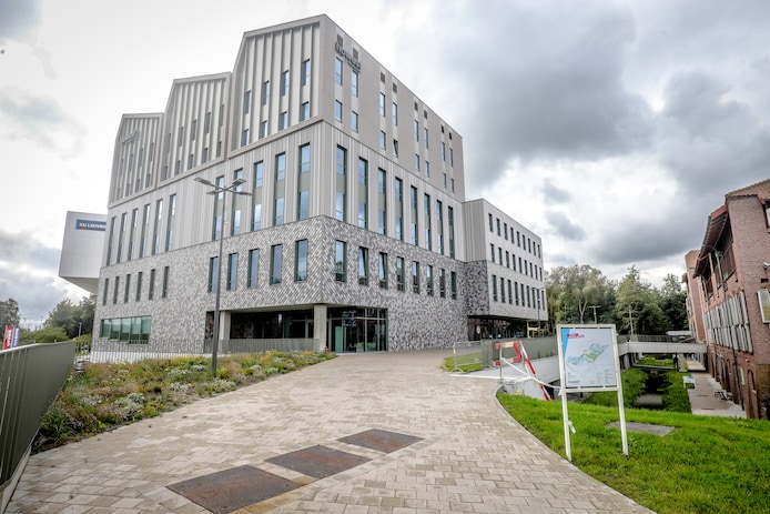 BINNENKIJKEN. In deze gloednieuwe campus krijgen studenten van Howest ...