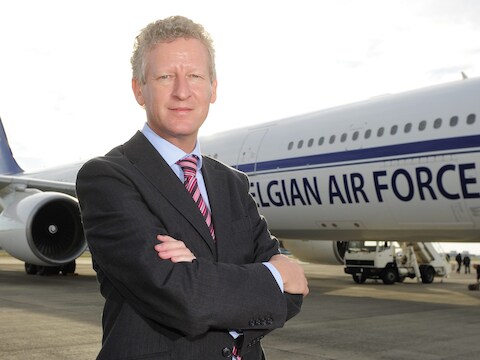 Pieter De Crem met de Belgische airbus.