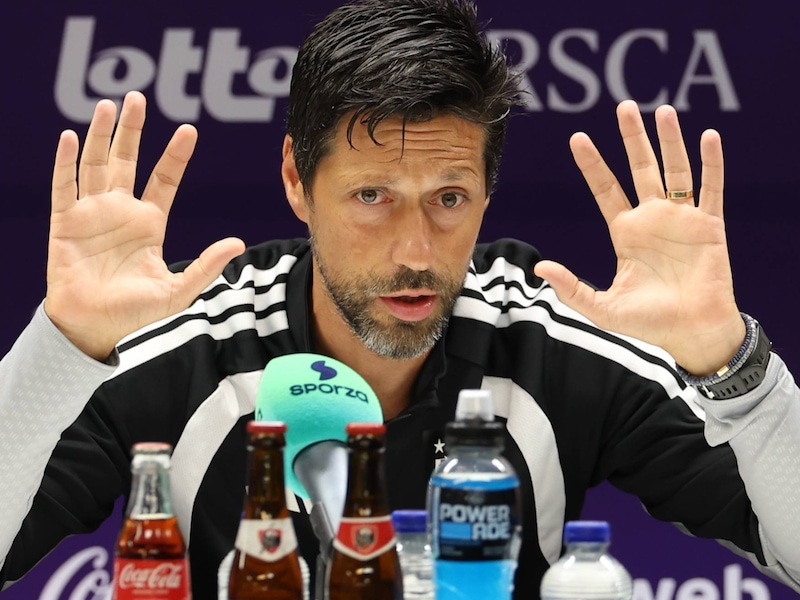 “Een logo wint geen wedstrijden”: hoe Vitor Bruno de geschiedenis kent van Anderlecht, maar tegelijk hamert op “bescheidenheid” en “eenheid”