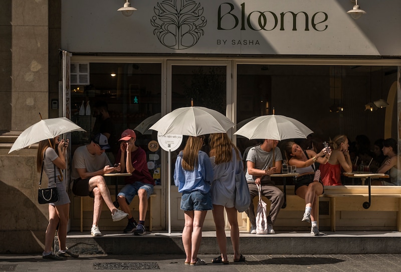Tourist schools and paraplu's for the zone in Barcelona