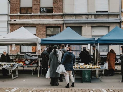 Villegasmarkt in de Villegasstraat in Berchem