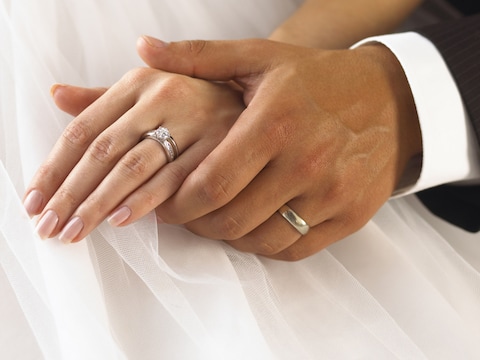 4 op de 10 vrouwen hadden nog nooit een trouwring aan hun vingers