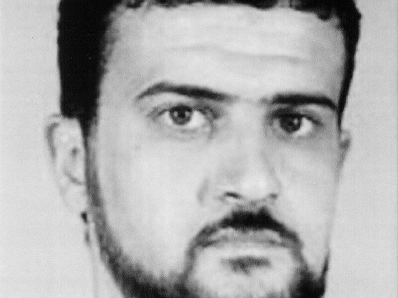 Anas al-Libi, zaterdag in Tripoli door Amerikaanse speciale troepen opgepakt. De foto werd in 2001 na de aanslagen van 11 september verspreid en dateert mogelijk uit de jaren 90.