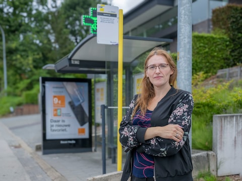 Kelly Bruggeman klaagt het busvervoer van De Lijn aan nadat de bus die haar zoon moet nemen in de eerste week van het nieuwe schooljaar al twee keer niet kwam opdagen.