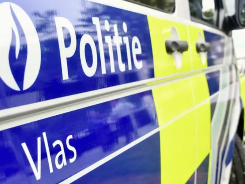 Politie klist poedelnaakte man na aanranding van vrouw aan Kortrijks stadhuis: “Onderzoek moet duidelijk maken wat zijn bedoelingen waren”