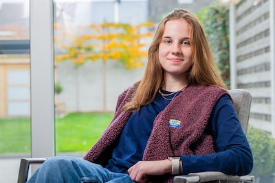 Emma (19) leeft al vier jaar met een hartslag van 170 in rust: “Mijn hart is dag en nacht een marathon aan het lopen”