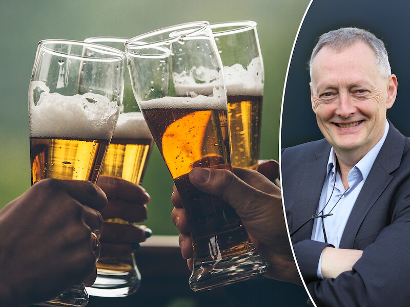 Professor Geert Dom over de nieuwe slogan die binnenkort op elke alcoholreclame zal prijken.