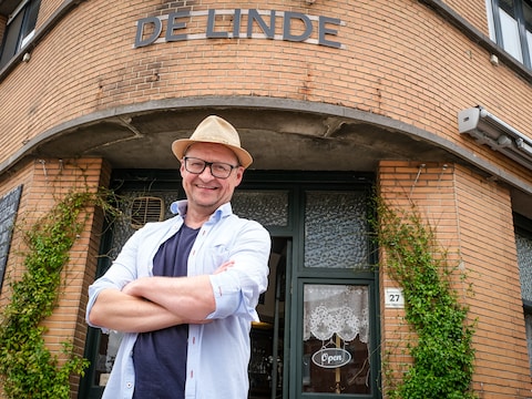 Bart Verstockt zoekt samen met Karen De Clerck nieuwe uitbaters voor café De Linde.