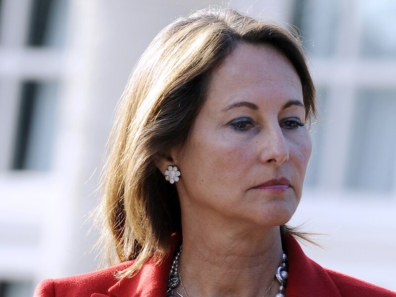 Ségolène Royal aan Di Rupo: "Ik neem me de vrijheid u aan te raden om een verbod op ontgroeningen in een wet te gieten".
