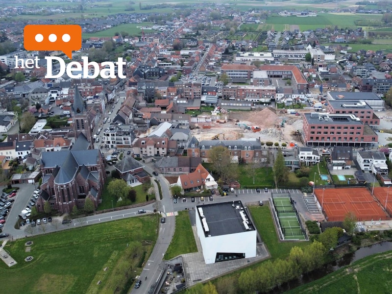 Een luchtbeeld van het centrum van Avelgem.