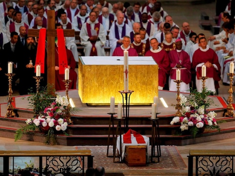 De kathedraal van Rouen liep vol voor de begrafenis van de vermoorde priester Jacques Hamel.