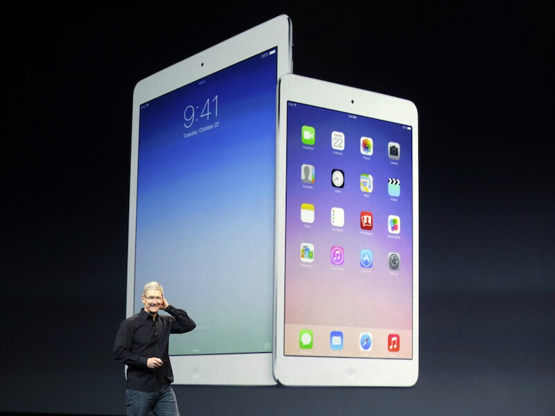 Apple-CEO Tim Cook bij de voorstelling van de iPad Air.