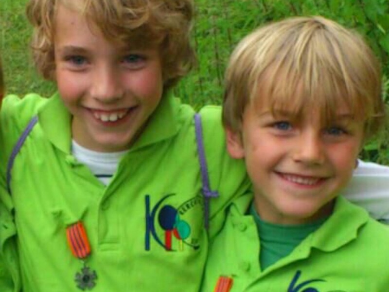 De broertjes Rubin en Julian op een dinsdagavond verspreide foto.