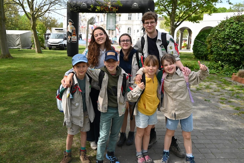 Thousands of participants for the Two-Day Pedestrian Tour