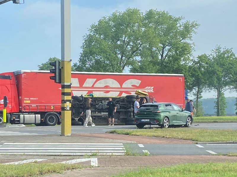 De expresweg richting Antwerpen werd een tijdlang afgesloten.