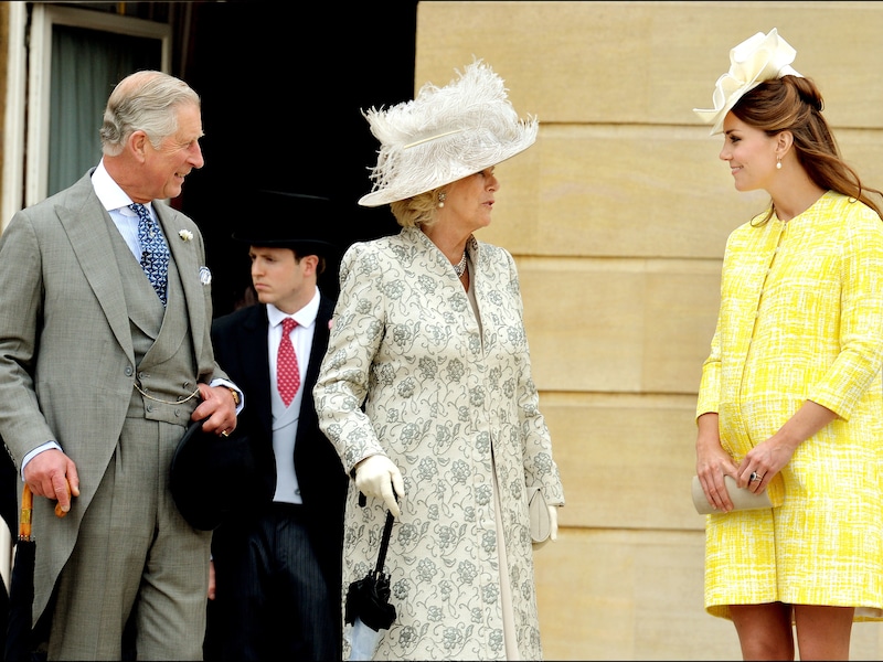 Schoonmama Camilla en de zwangere Kate Middleton.