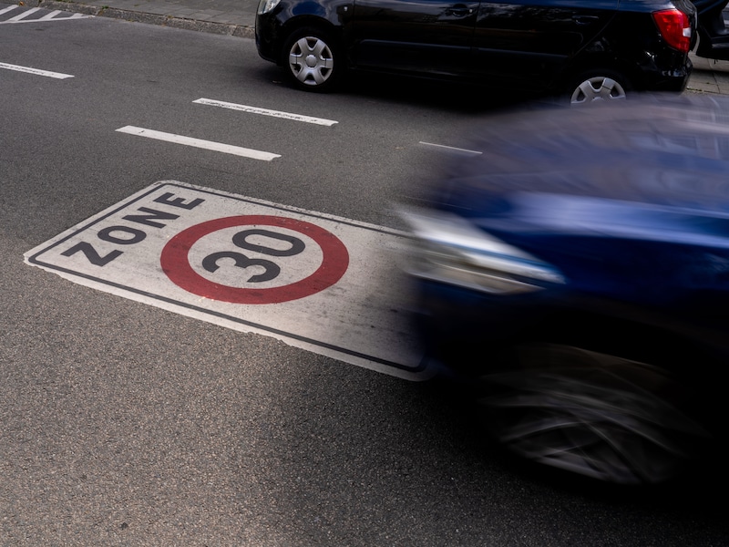 Een man knalde met 64 km/u in een zone 30 in Aalter.
