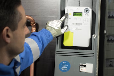Duizenden gezinnen kregen maandenlang geen energiefactuur: probleem bij Fluvius grotendeels opgelost