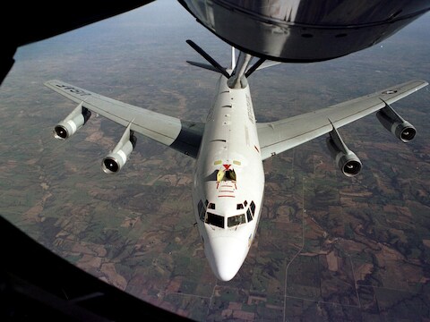 Het vliegtuig haalt monsters uit de atmosfeer waarmee nucleaire explosies kunnen worden gedetecteerd. De vlucht van vandaag is De vlucht van vandaag is bedoeld om uit te zoeken of het regime in Pyongyang een nieuwe kernproef heeft laten uitvoeren.
