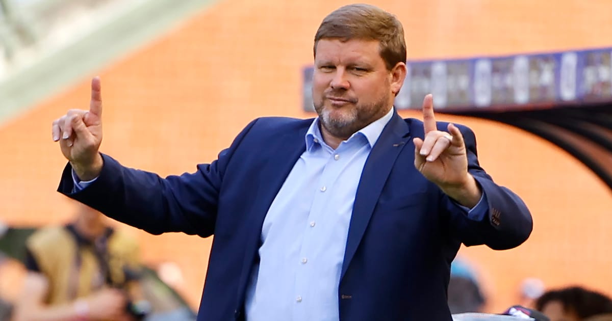 Hein Vanhaezebrouck triomfeert, maar denkt ook aan toekomst: “Ik wil ...