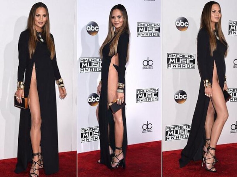 Chrissy Teigen laat niet zo veel aan de verbeelding over.