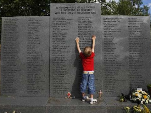 Een steen met daarop de namen van de 270 mensen die stierven bij de aanslag op Lockerbie.