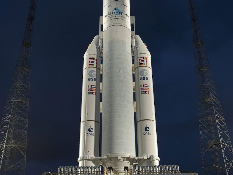 De Ariane 5 raket, maar daaraan de Albert Einstein-capsule.