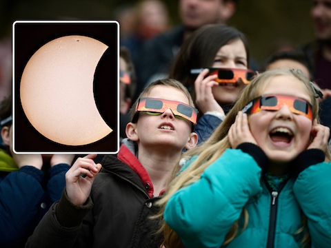 In maart 2025 was er al eens een zonsverduistering te zien in ons land (inzet), maar deze keer zal zo’n 90 procent van de zon verduisteren.