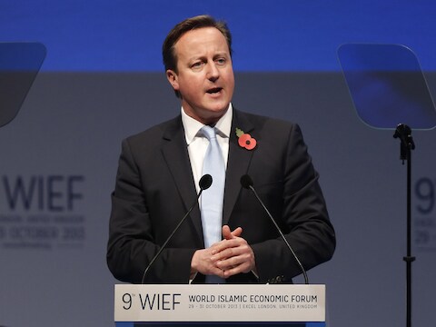 Premier David Cameron wijst erop dat islamitisch bankieren de helft sneller groeit dan traditioneel bankieren.