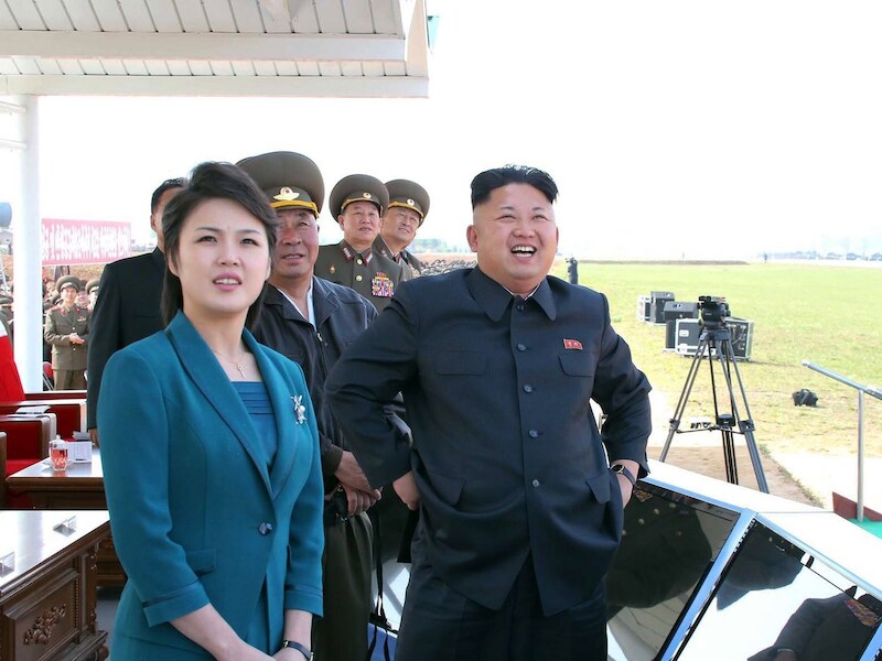 De Noord-Koreaanse leider Kim Jong-Un en zijn vrouw Ri Sol-Ju.
