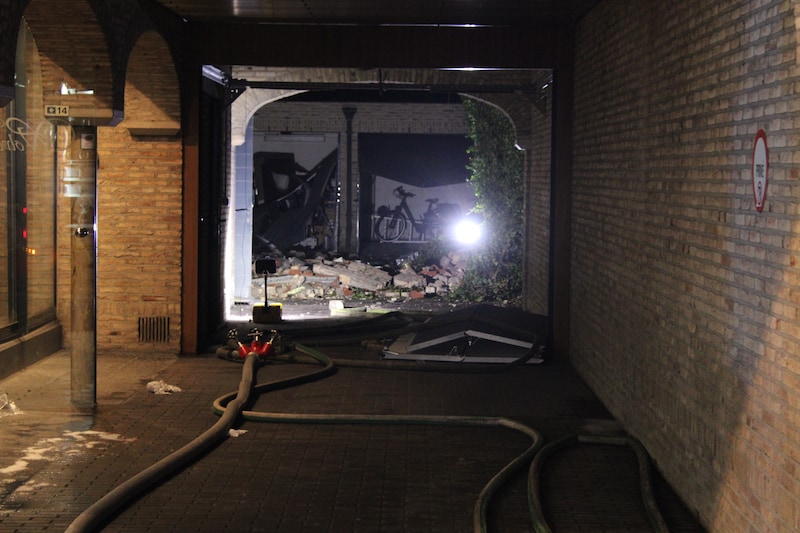 De brokstukken van de explosie in Izegem.