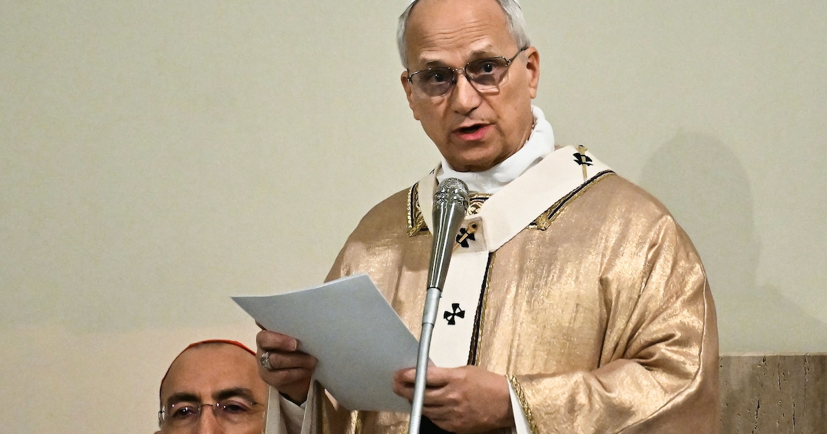 Paus smeekt om staakt-het-vuren in Iran: “Absurd dat problemen door oorlog kunnen worden opgelost”