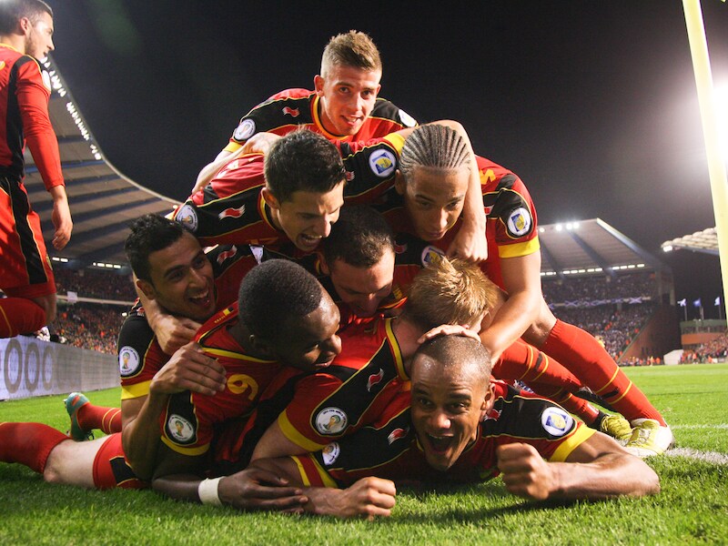 Het dispuut draaide rond de cover met dit vreugdebeeld van Vincent Kompany bij de Rode Duivels.