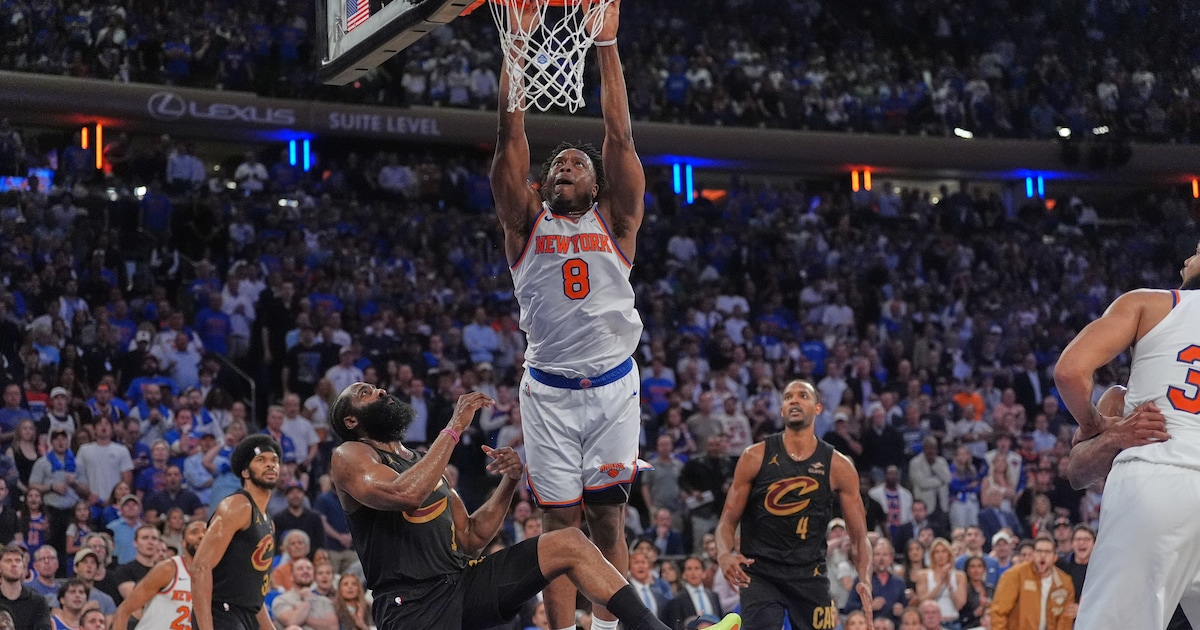 New York Knicks haalt achterstand van 22 punten op en wint eerste wedstrijd tegen Cavs