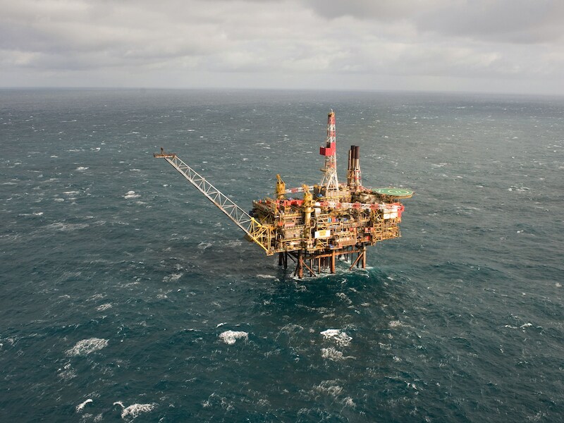 Archiefbeeld van een boorplatform van Shell.