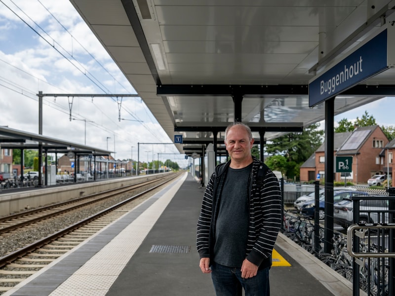 Pendelaar Kurt kaart beperkt treinaanbod aan: “Te vaak wijken inwoners nu uit naar stations Londerzeel en Heizijde”