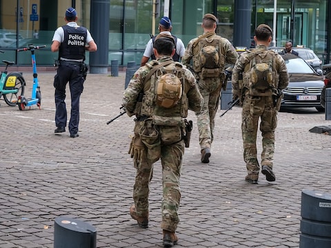 Tweede verdachte aangehouden in zaak rond kalasjnikov die verstopt zat onder babyspullen in sporttas in Brussel-Zuid
