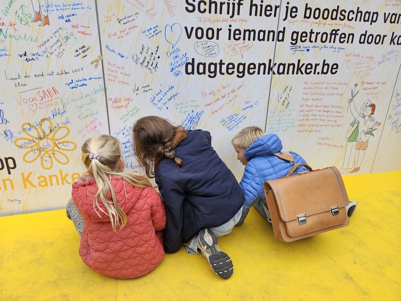 Steunmuur voor Dag tegen Kanker.