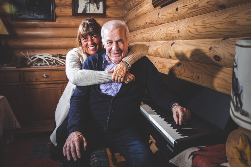 Muzikant Bobby Setter 85 Benoemd Tot Eerste Ereburger Van Nazareth De 