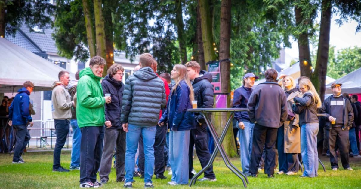 Feest onder de Bomen verenigt jong en oud op het Melsensplein in Meeuwen