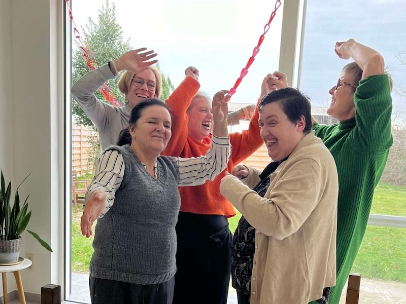 Mivalti viert dubbel feest met ‘Wakken zingt vollenbak samen’: “Muziek is de mooiste manier om mensen te verbinden”