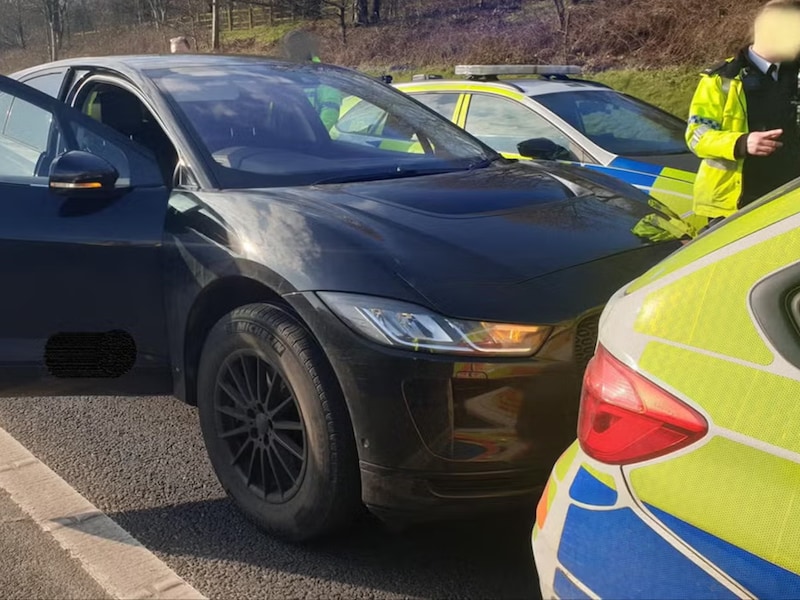 Brit kan z’n dure sportauto niet meer betalen en hoopt met levensgevaarlijke ‘horrorrit’ om ervan af te komen