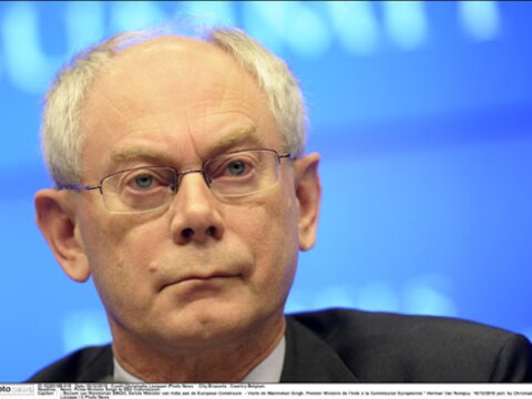 Het voorstel van Van Rompuy werd zonder veel omhaal aangenomen.