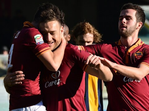 Totti viel in en scoorde vanop de stip.