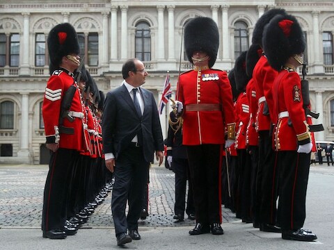 Voor alle duidelijkheid: Hollande is wel degelijk vijf centimeter groter dan Sarkozy.