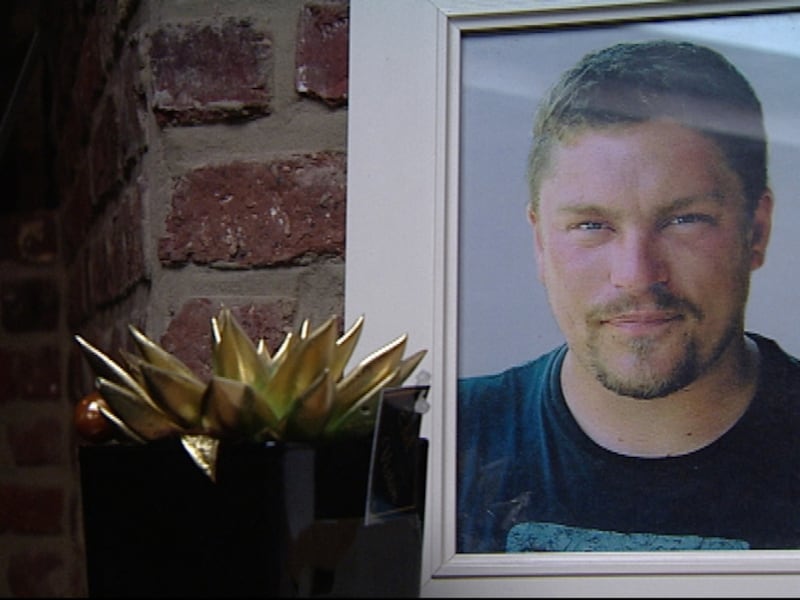 Jonathan Jacob overleed op 6 januari 2010 in een cel van de lokale politie in Mortsel ten gevolge van politiegeweld.