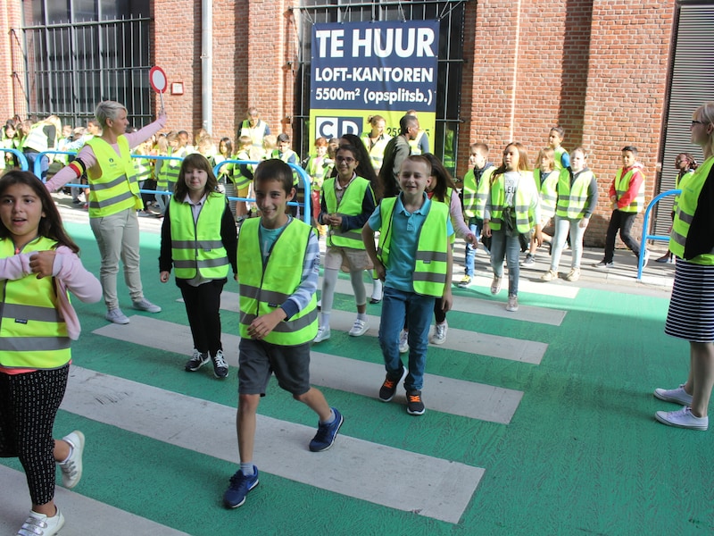 Nieuwe verkeersmaatregelen in de Ieperstraat bij start schooljaar
