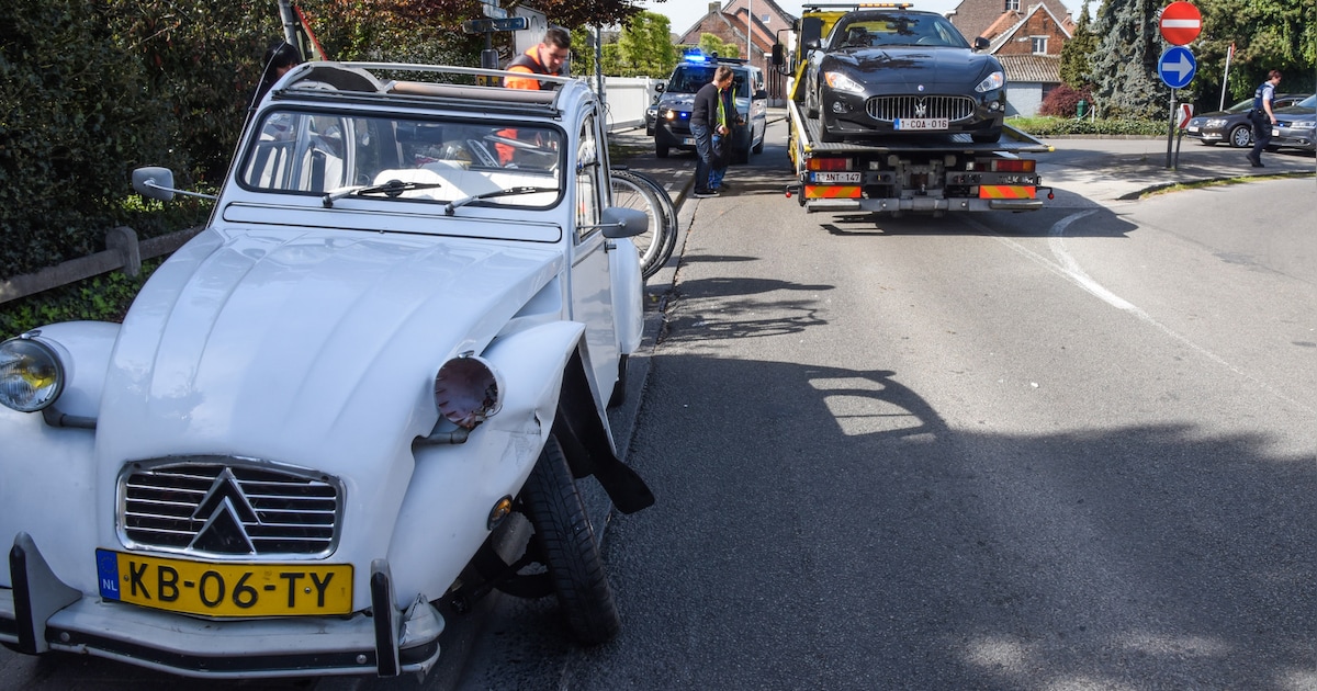 Oldtimer botst met Maserati | Regio | HLN.be