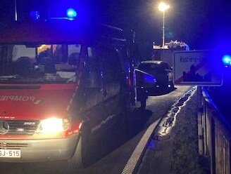 Wagen belandt in Maas in provincie Namen: onduidelijk hoeveel mensen in voertuig zitten