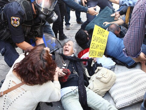 In de Turkse hoofdstad Ankara brak hevig protest uit.
